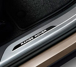 L460 Illuminated metal treadplates with Range Rover script
