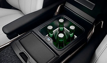 L461 Front centre console refrigerator compartment