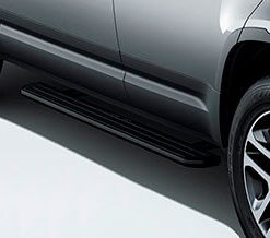 L663 Electrically deployable side steps