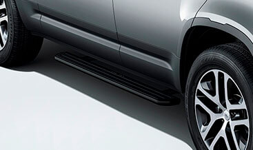 L663 Electrically deployable side steps